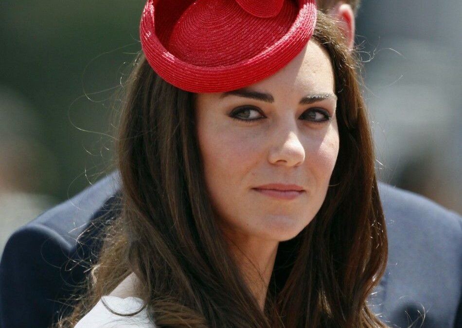 FASCINATORS – LA EXTRAVAGANCIA EN VERSIÓN RETRO.