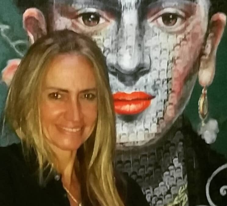 LA  ARTISTA  MULTIFACÉTICA