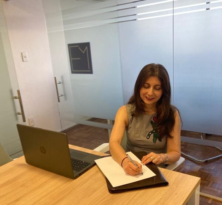 CARLA COCCHIARALE. La escribana multifacética.