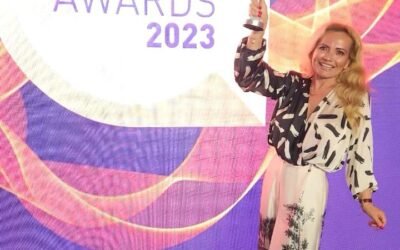 Sara Allinquant ganadora del Premio Frontier Awards Influencer Destacada Cannes 2023